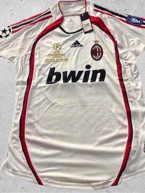 Adidas Real Madrid Football Club 22 Kaka BWIN Soccer Jersey Size medium.